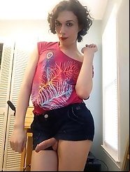 Filthy tranny whore enjoys blowjob so much